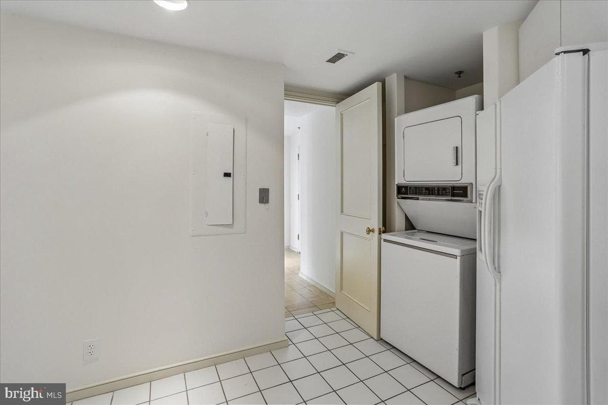 5600 Wisconsin Avenue #1303/1304 photo 44
