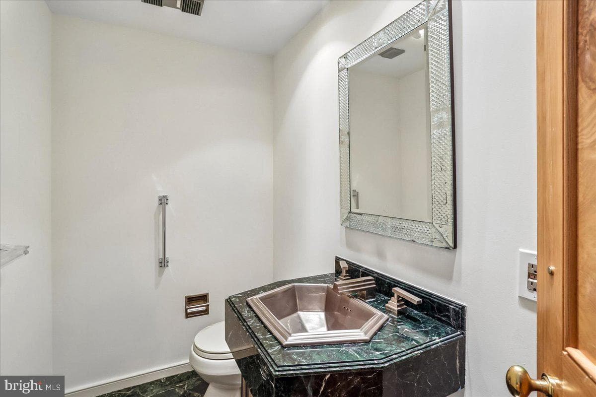 5600 Wisconsin Avenue #1303/1304 photo 6