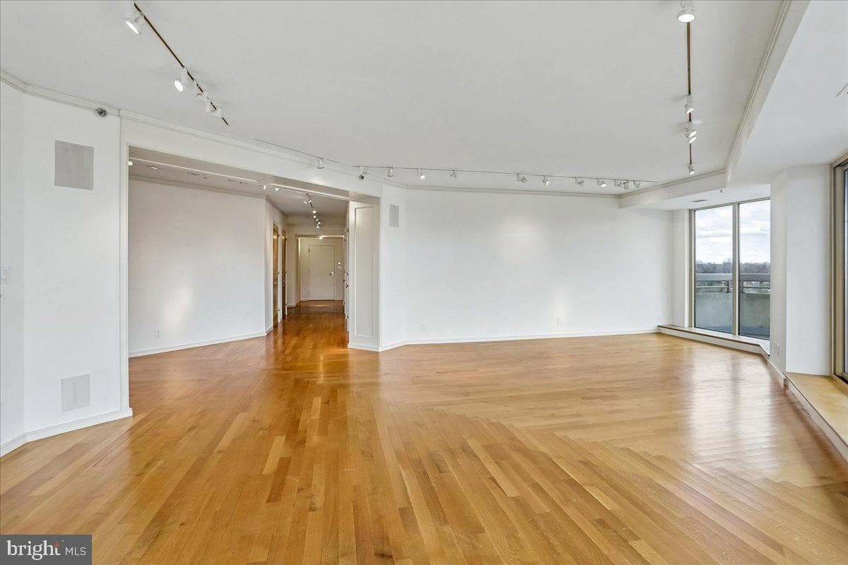 5600 Wisconsin Avenue #1303/1304 photo 8