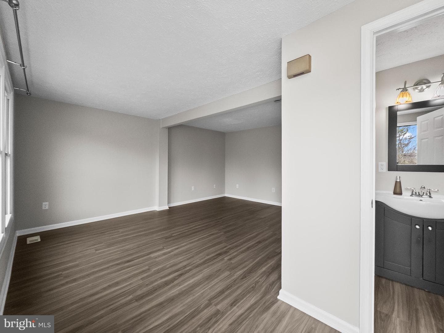 10110 Shelldrake Circle photo 2