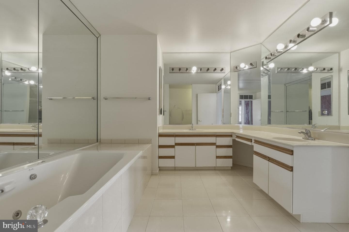 10804 Brewer House Road photo 20