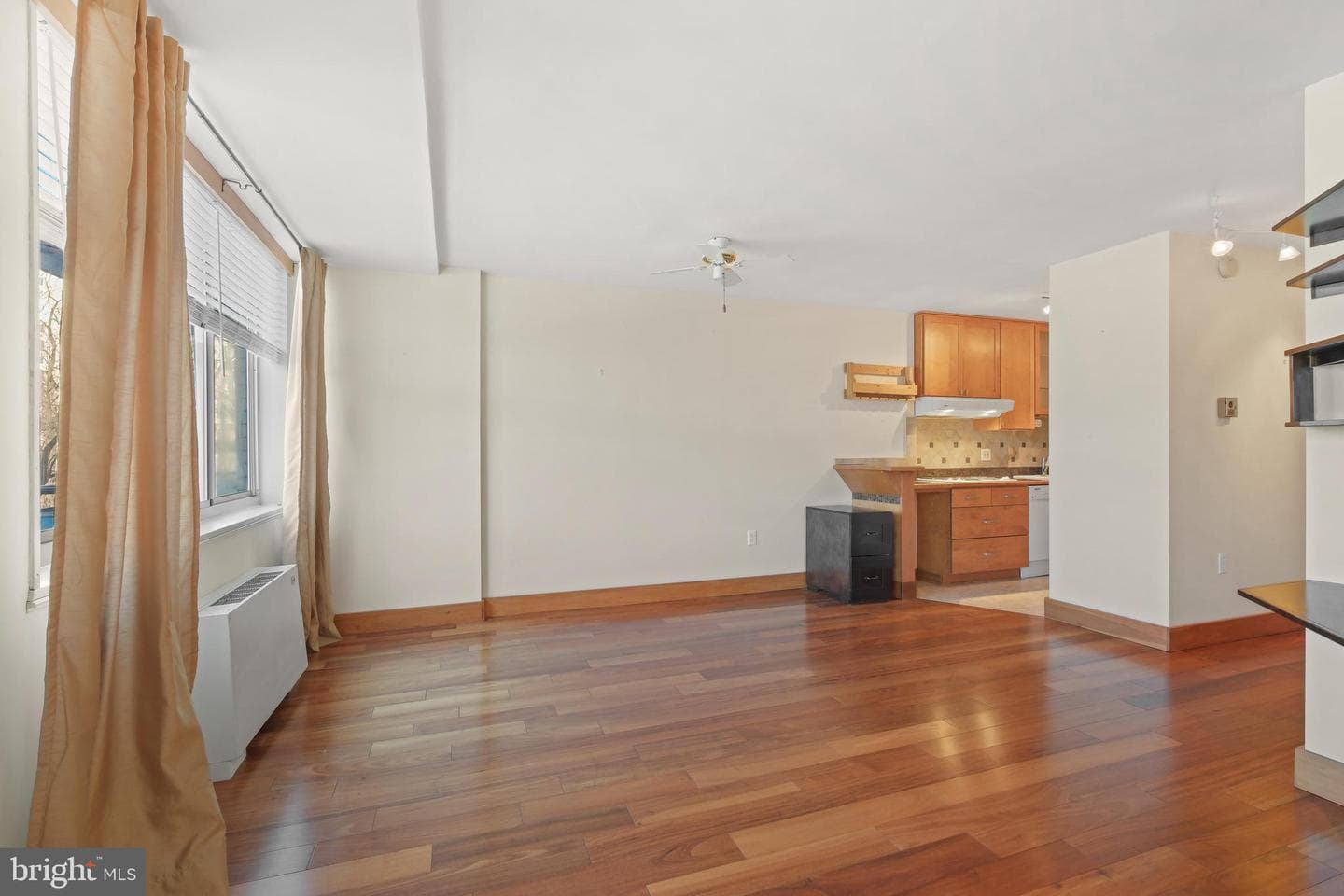 10401 Grosvenor Place #408 photo 5