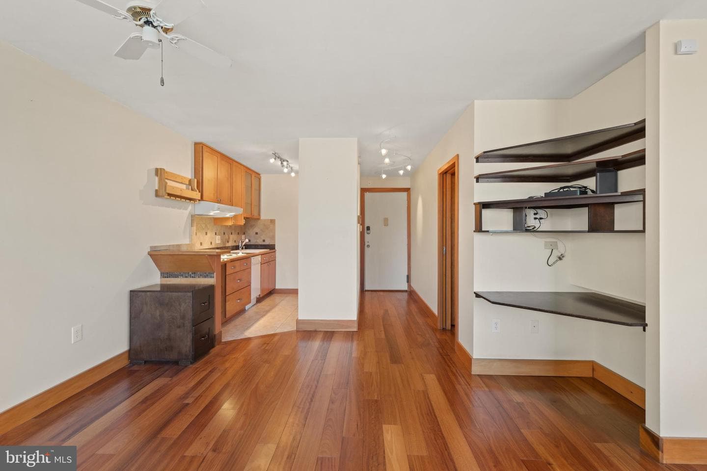 10401 Grosvenor Place #408 photo 8