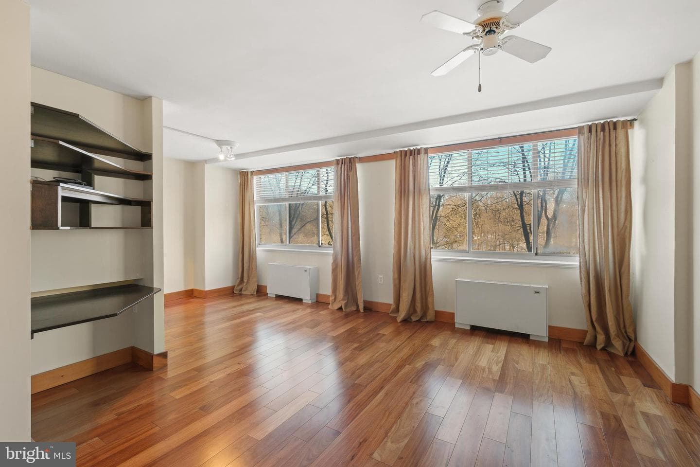 10401 Grosvenor Place #408 photo 9