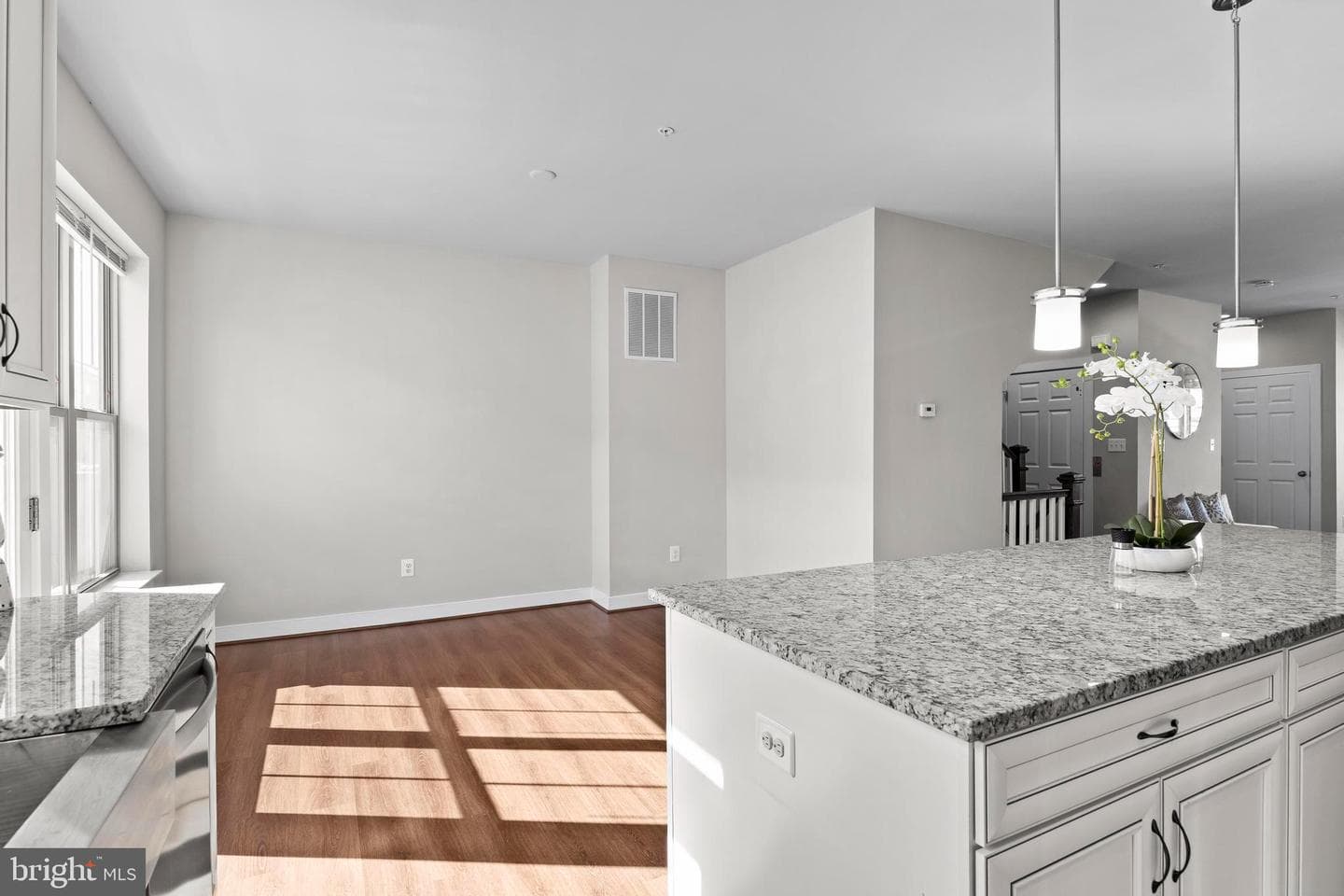 14247 Travilah Road photo 31