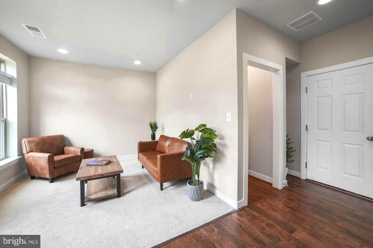 14247 Travilah Road photo 6