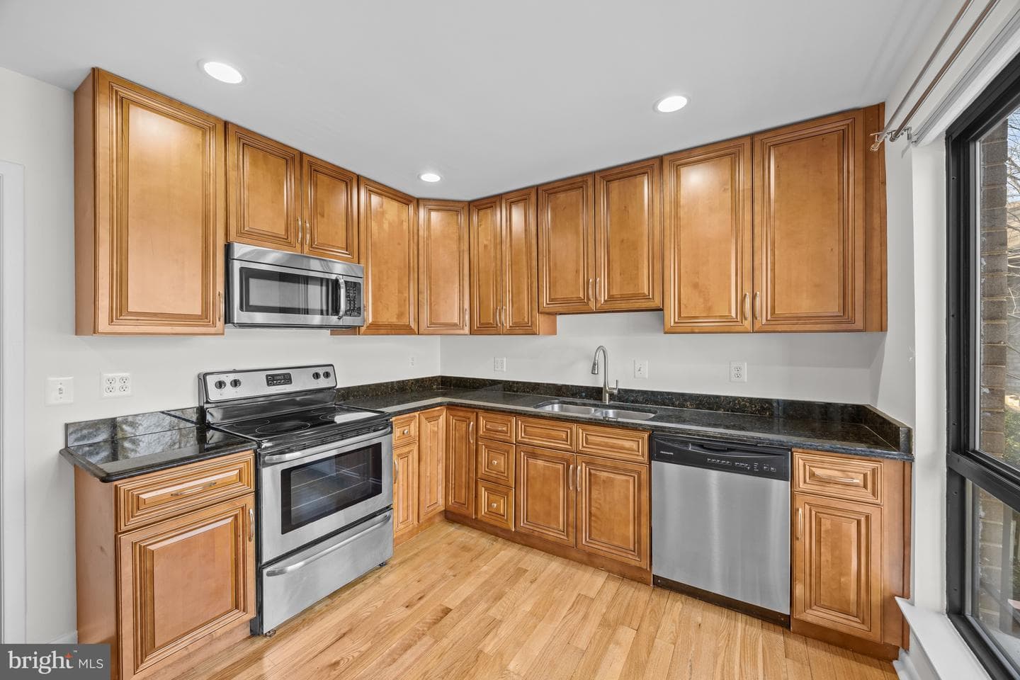 9217 Three Oaks Drive photo 6