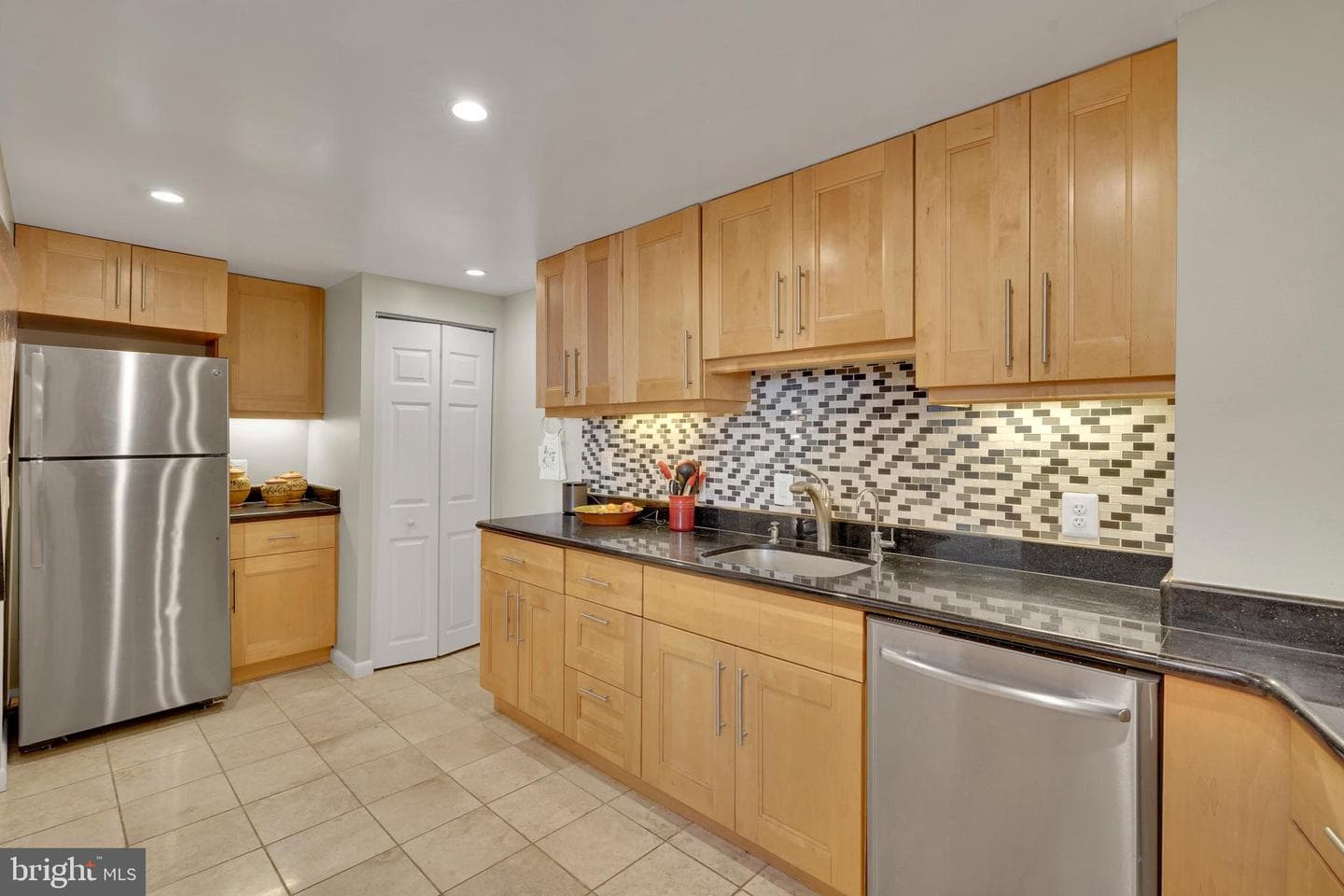 4601 N Park Avenue #710-K photo 9