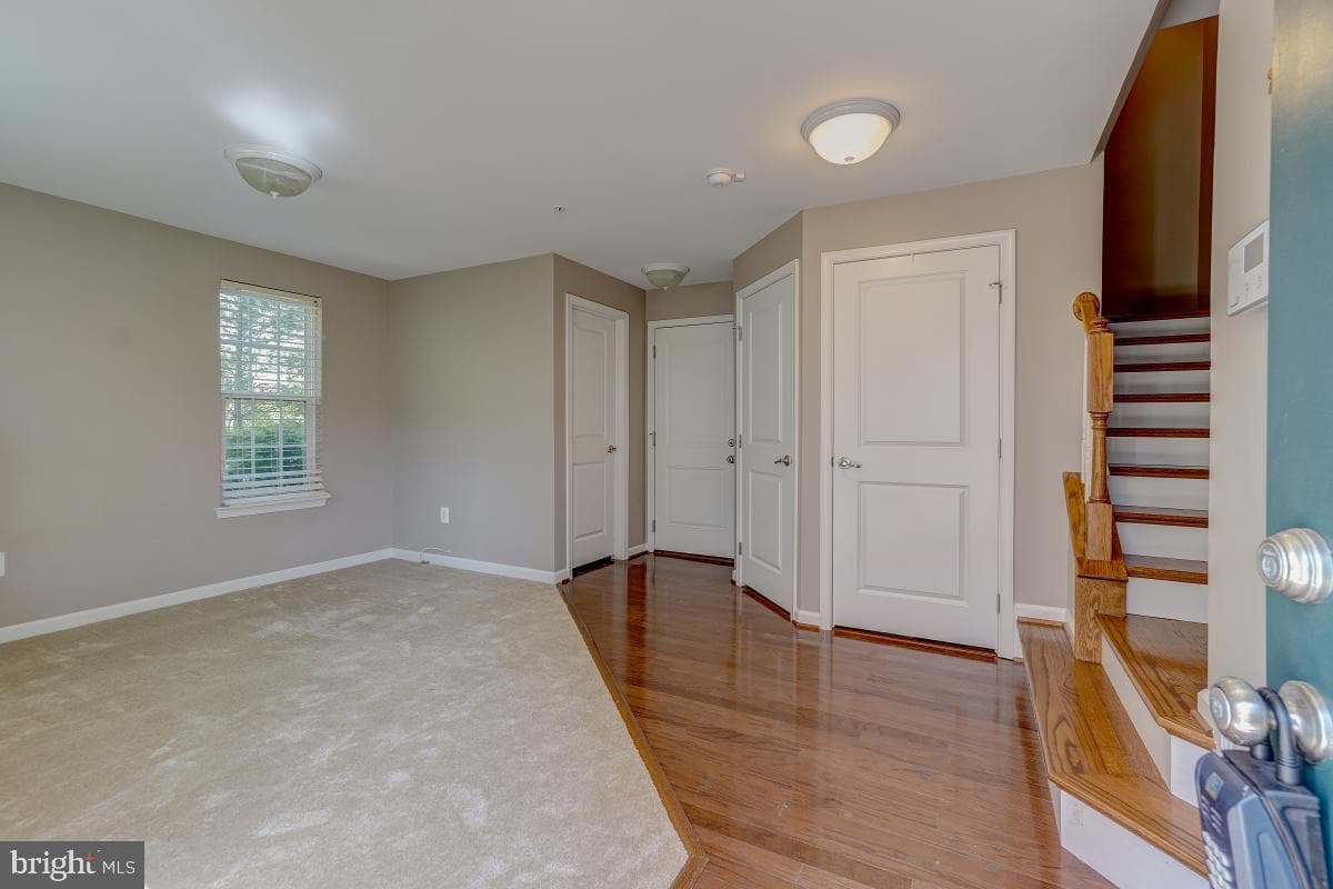 3925 Broadheath Circle photo 4