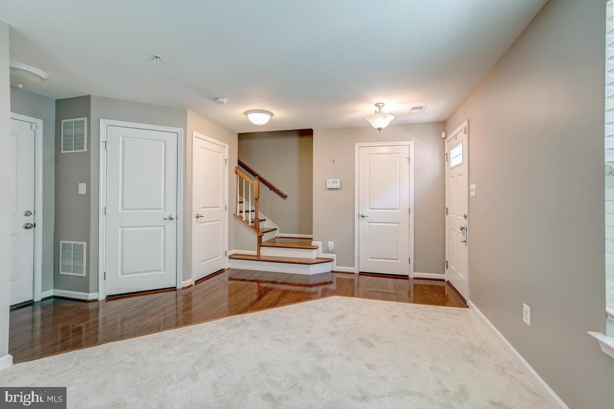 3925 Broadheath Circle photo 6