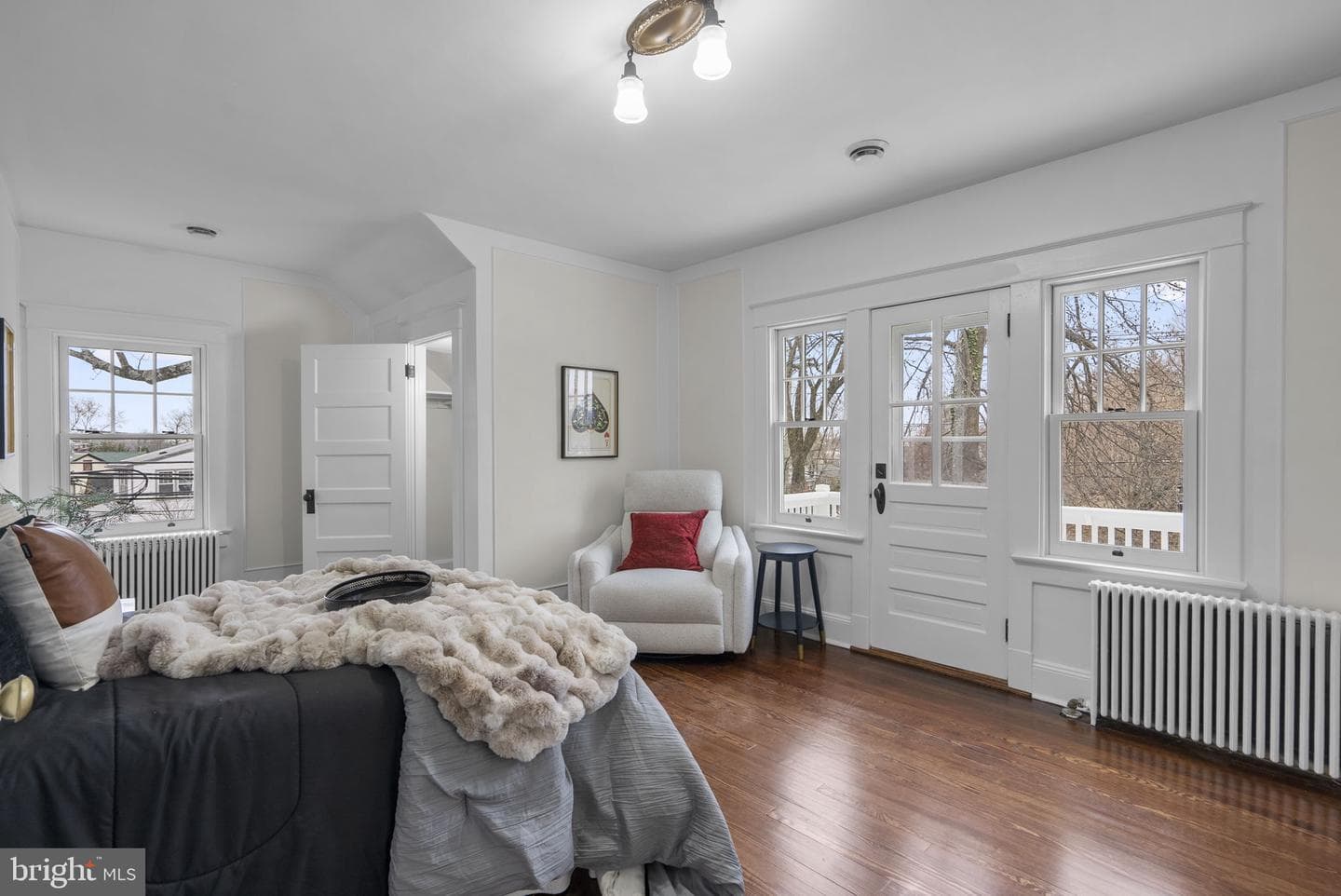 9403 Warren Street photo 24