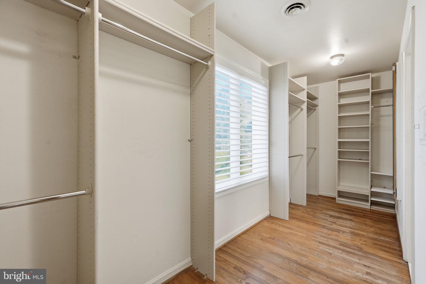10517 Alloway Drive photo 46