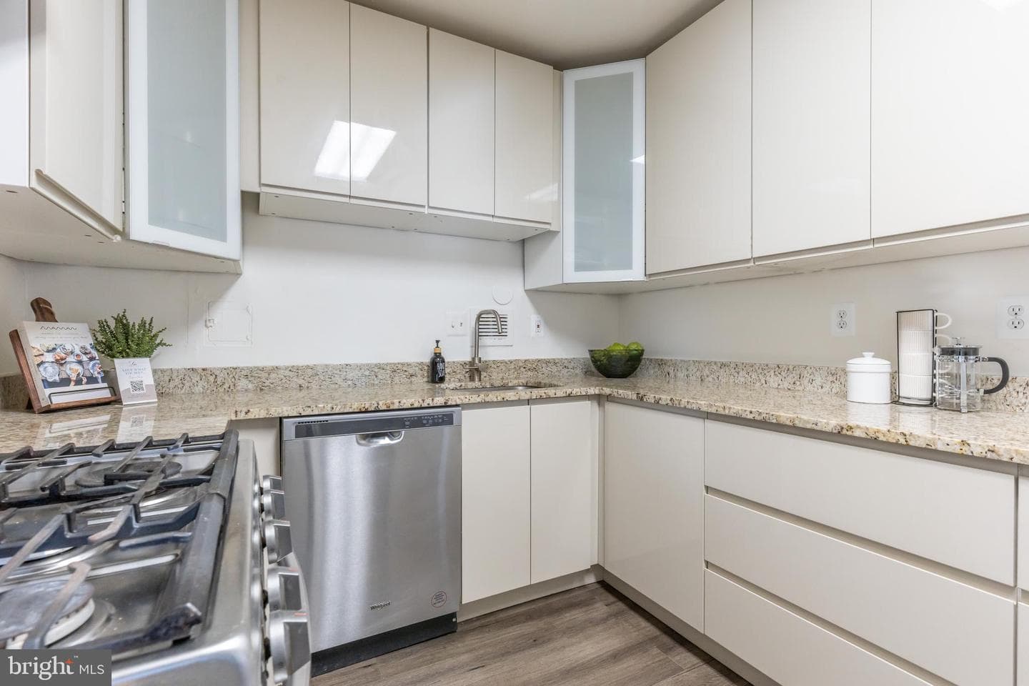 4515 Willard Avenue #609 photo 10