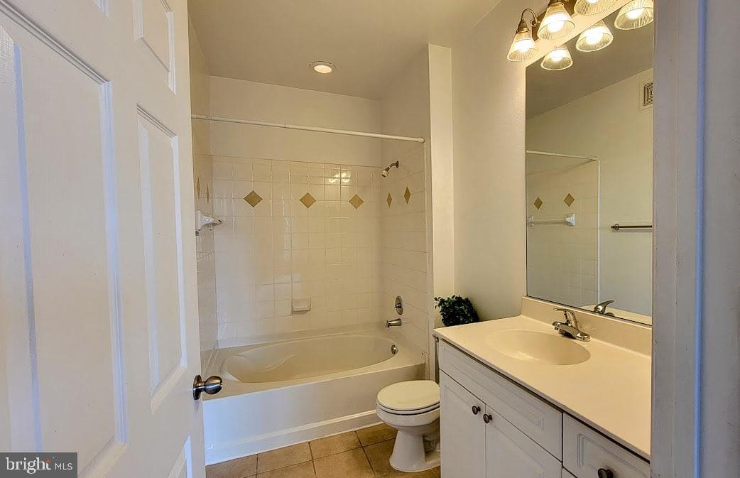501 Hungerford Drive #unit #207 photo 8