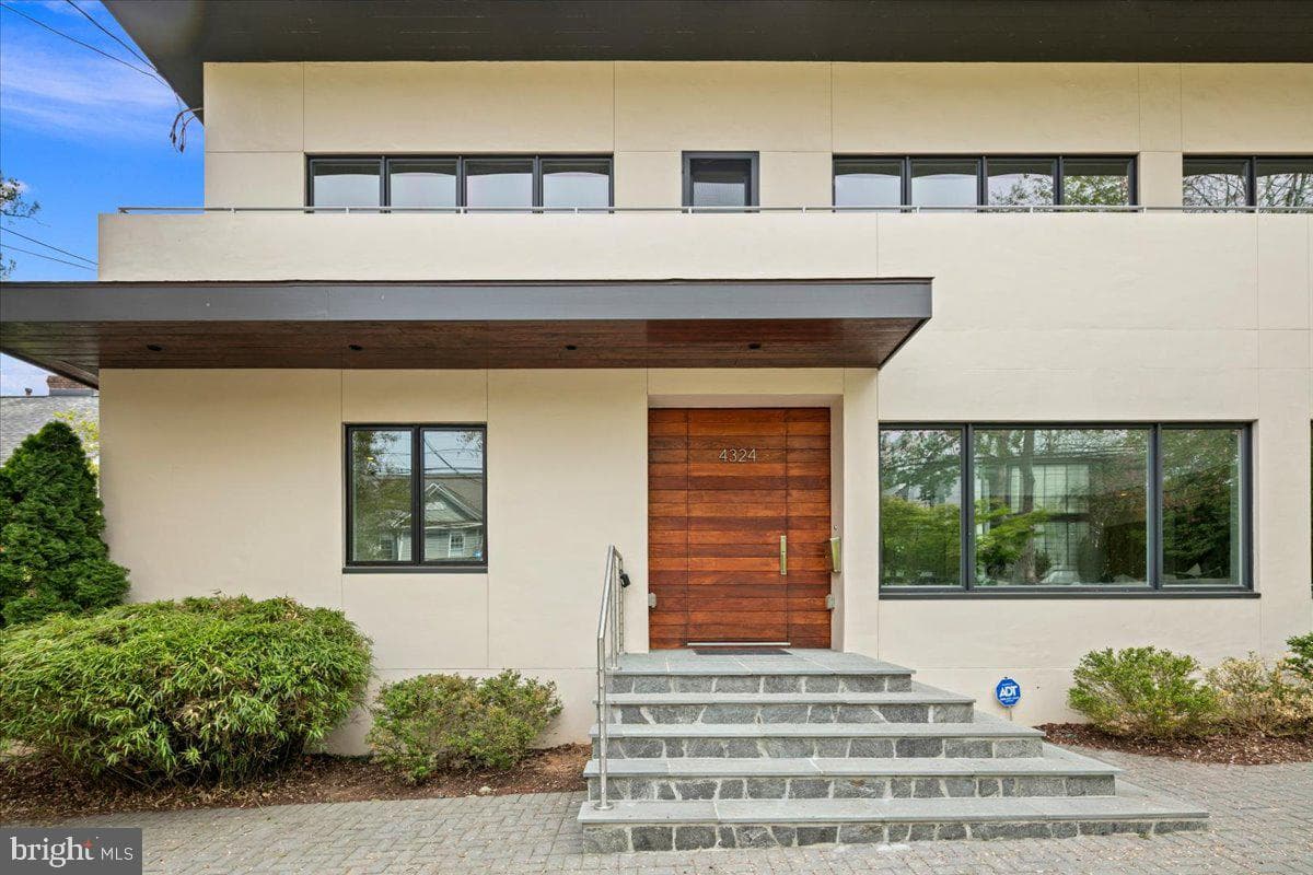 4324 Rosedale Avenue photo 2