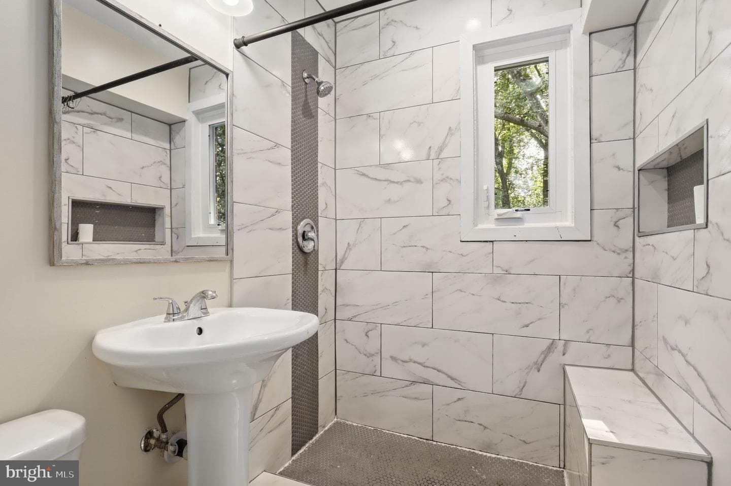 10315 Montrose Avenue #202 photo 12