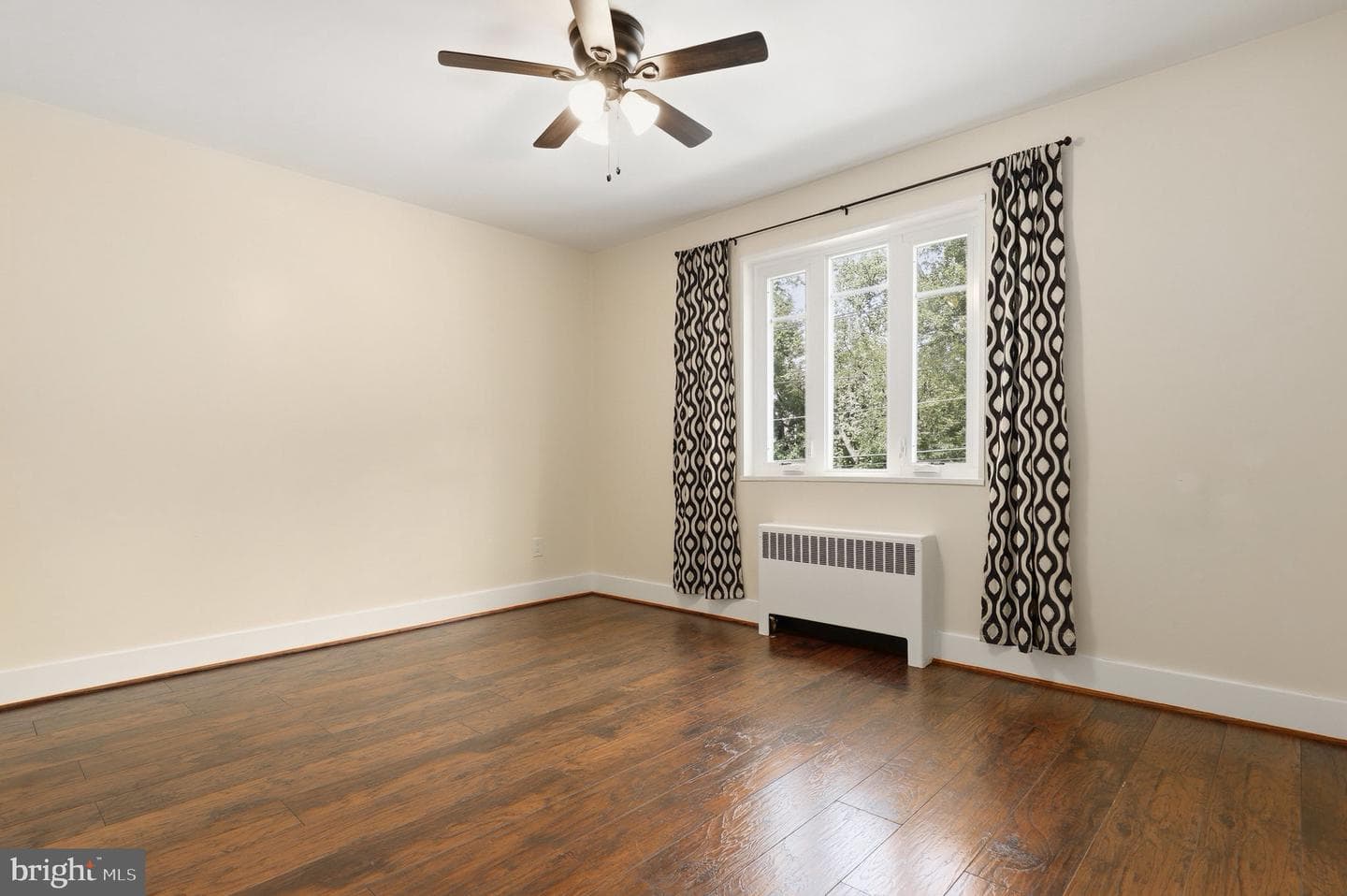 10315 Montrose Avenue #202 photo 14