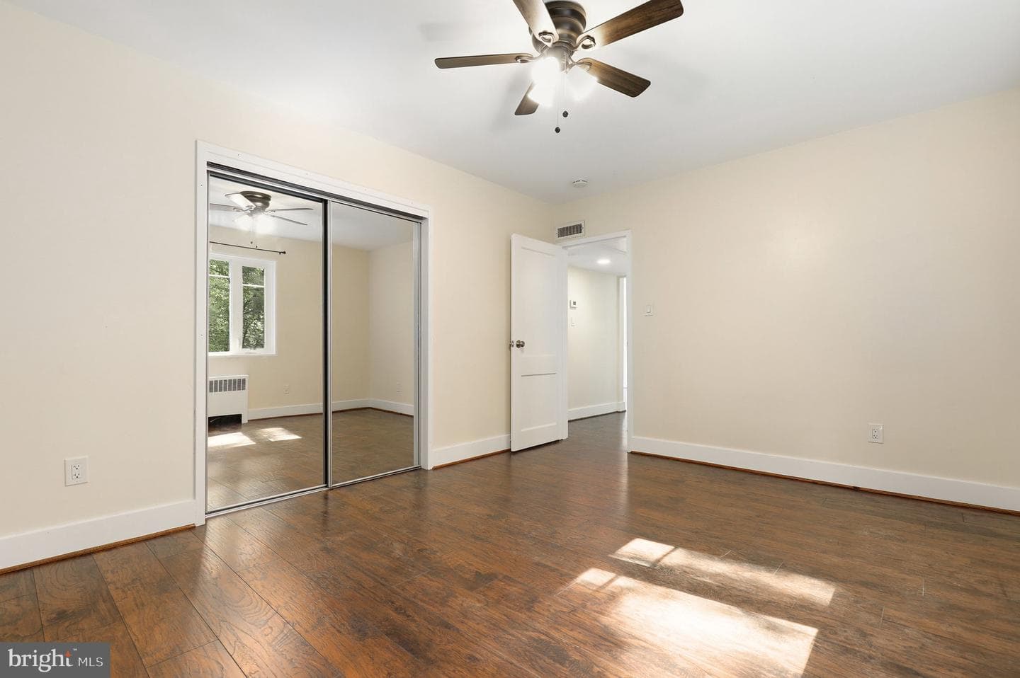 10315 Montrose Avenue #202 photo 18