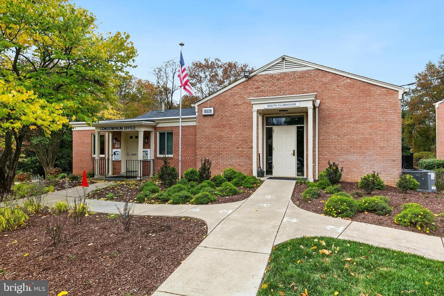 10315 Montrose Avenue #202 photo 23