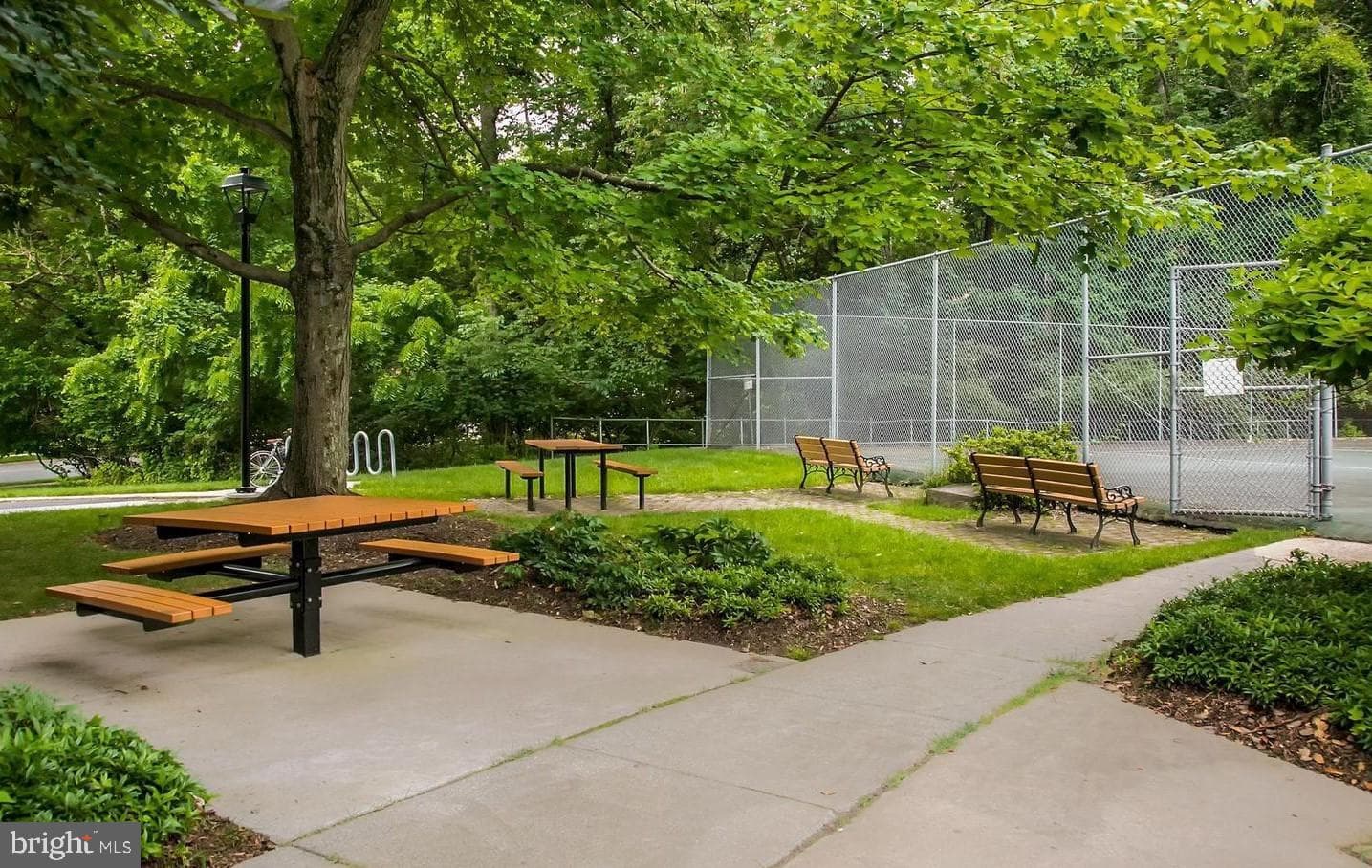 10315 Montrose Avenue #202 photo 25