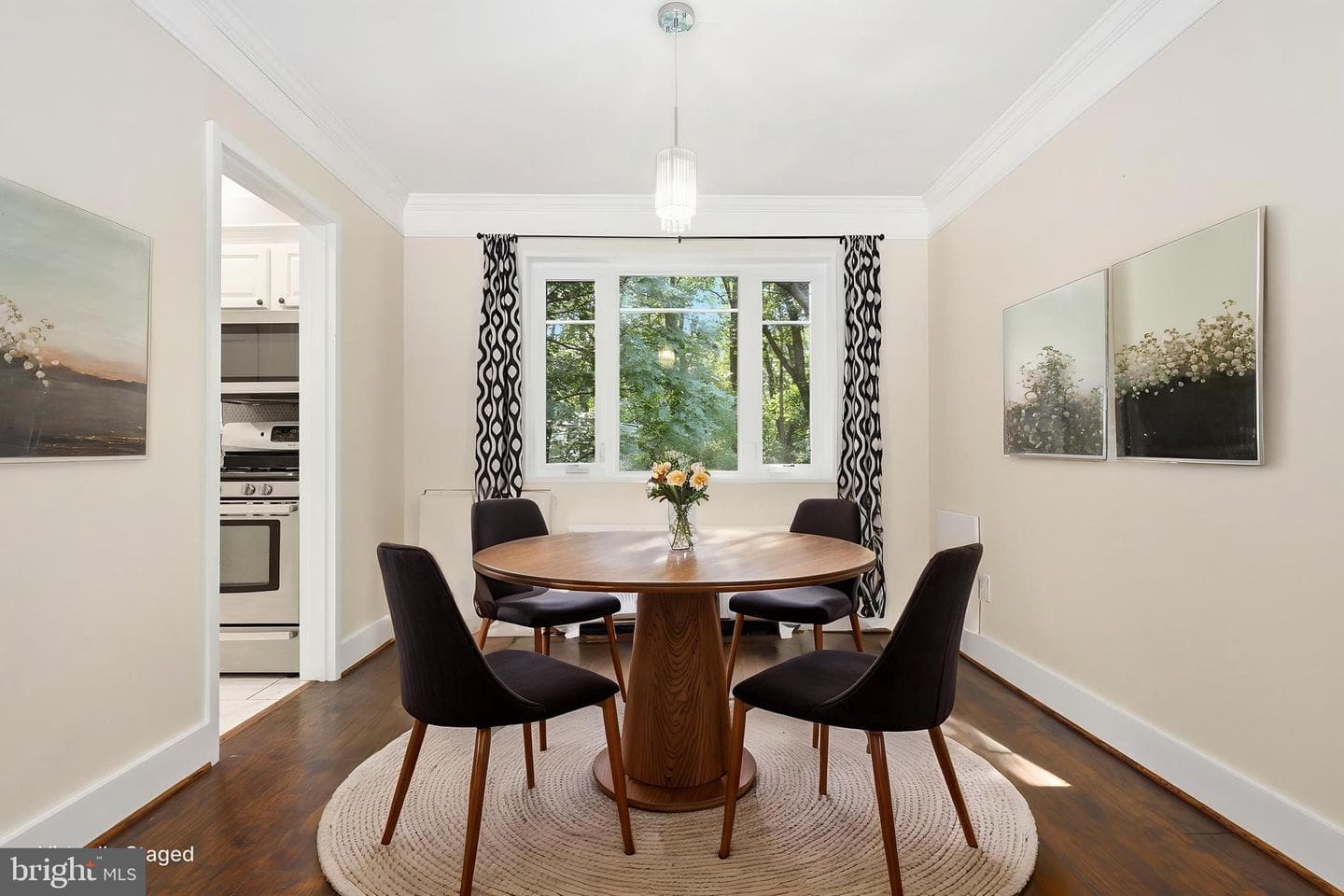 10315 Montrose Avenue #202 photo 6