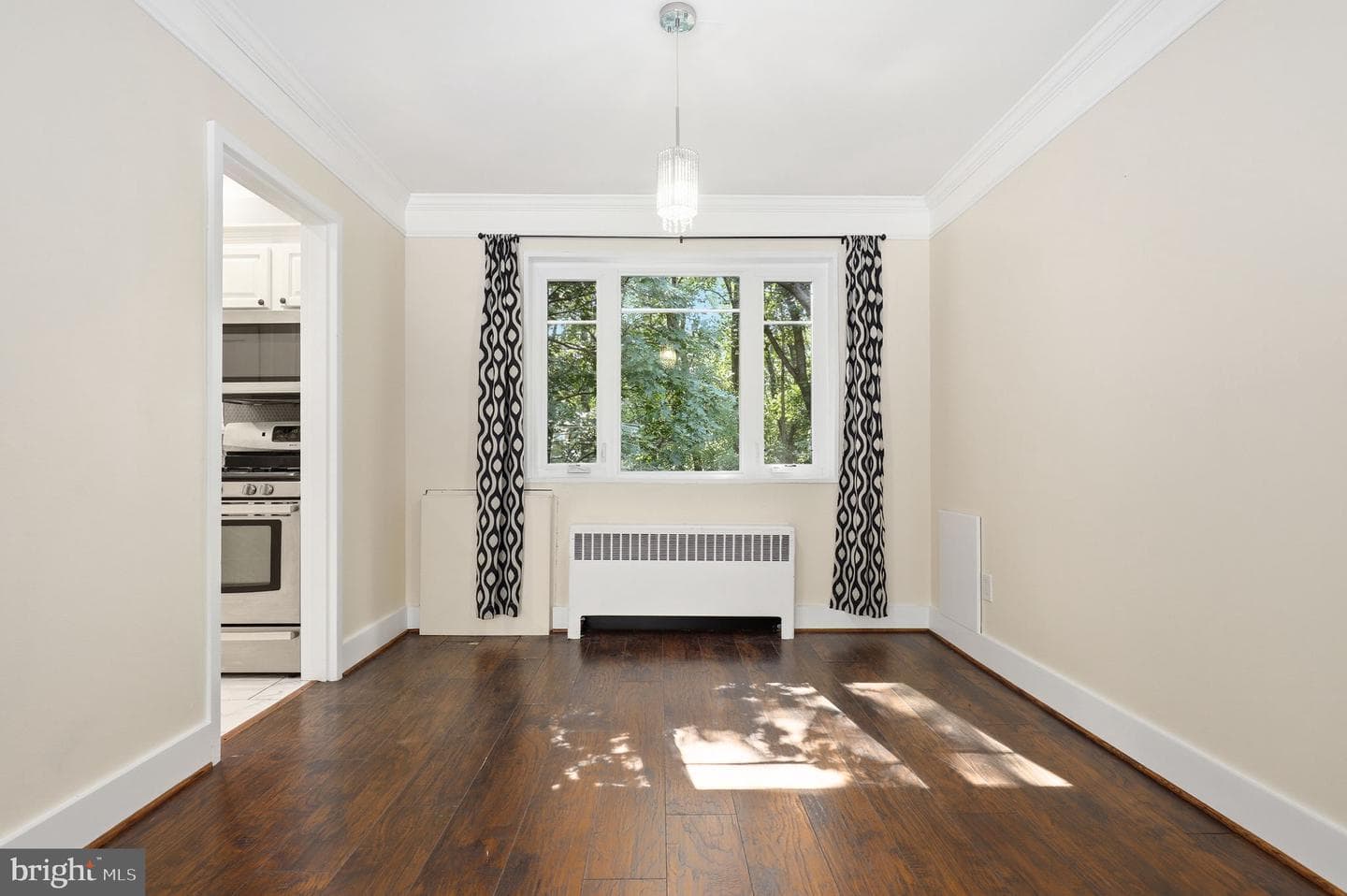 10315 Montrose Avenue #202 photo 7