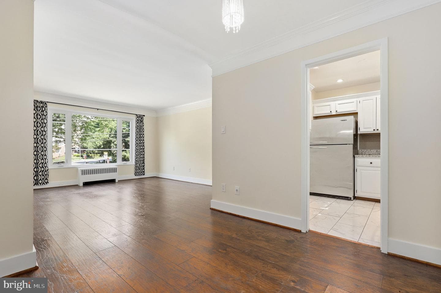 10315 Montrose Avenue #202 photo 8