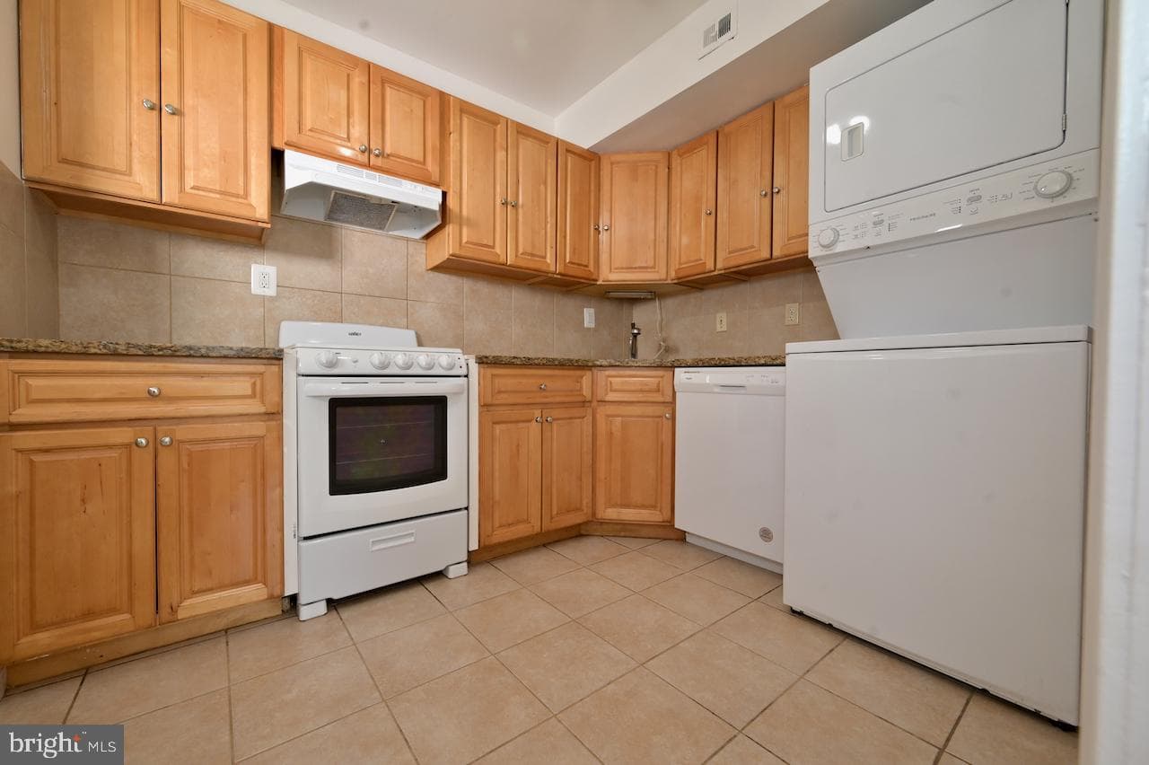 656 Azalea Drive #4-656 photo 5