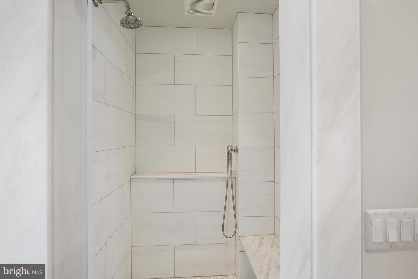 5205 Woodlawn Avenue photo 22