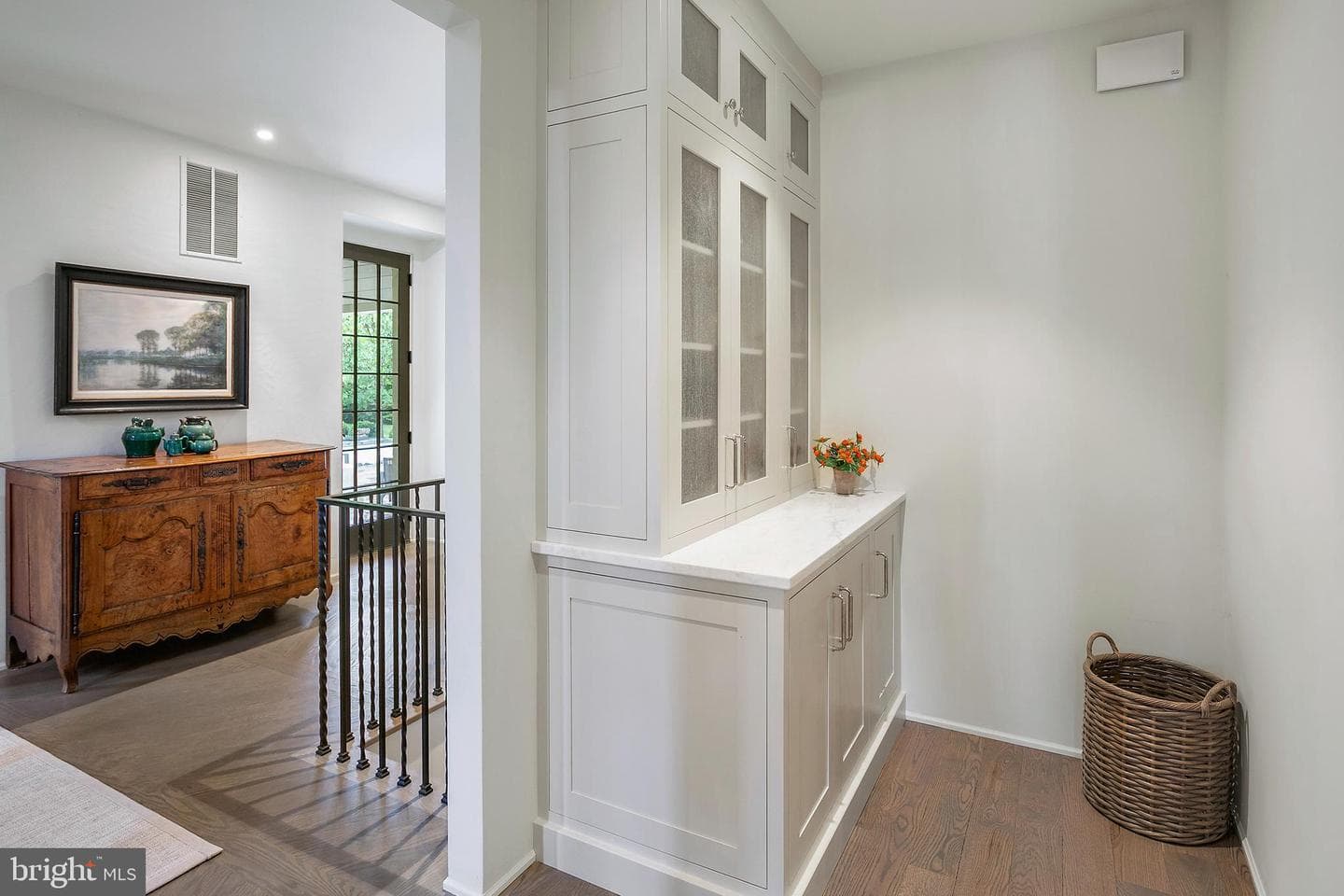 5205 Woodlawn Avenue photo 9