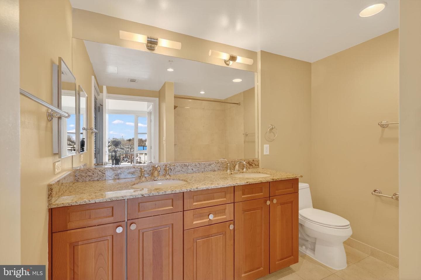 6820 Wisconsin Avenue #5004 photo 11