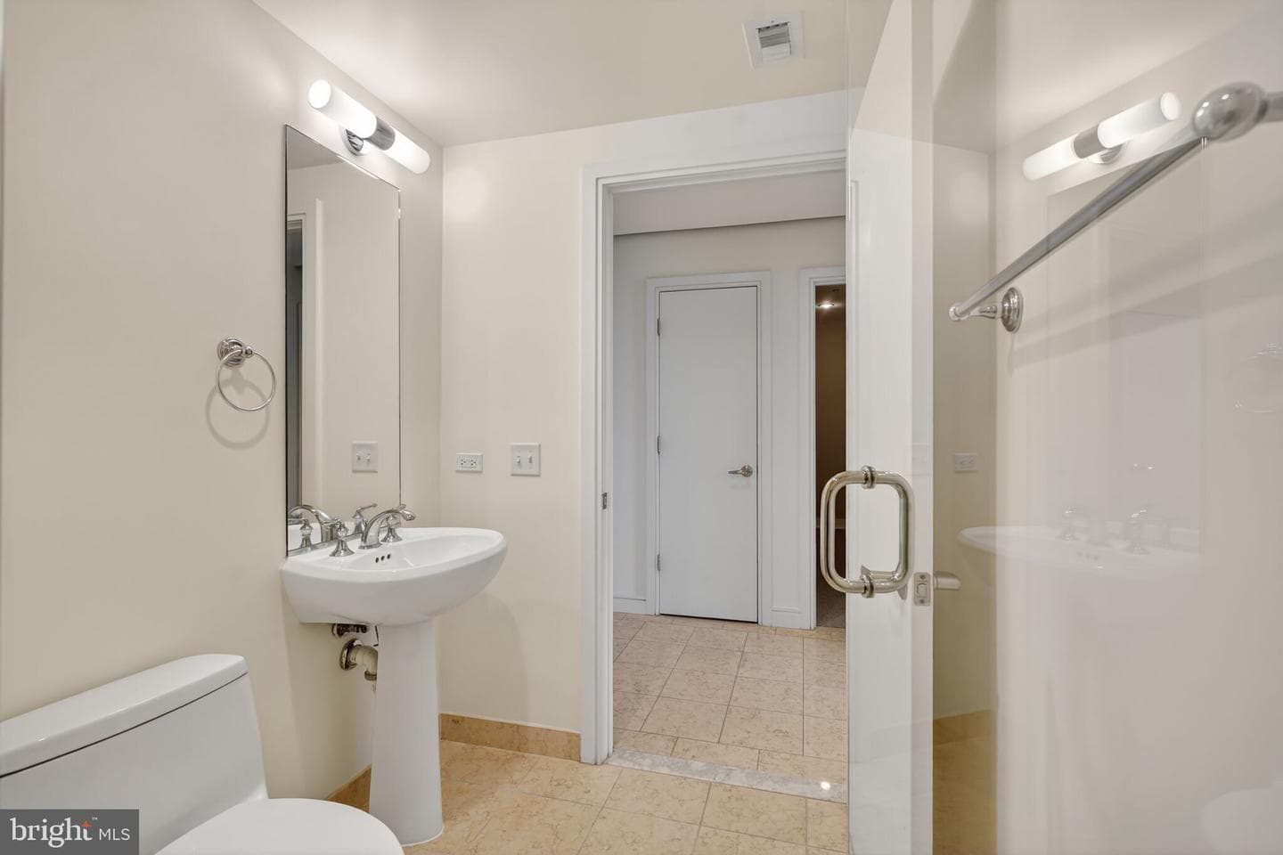 6820 Wisconsin Avenue #5004 photo 15