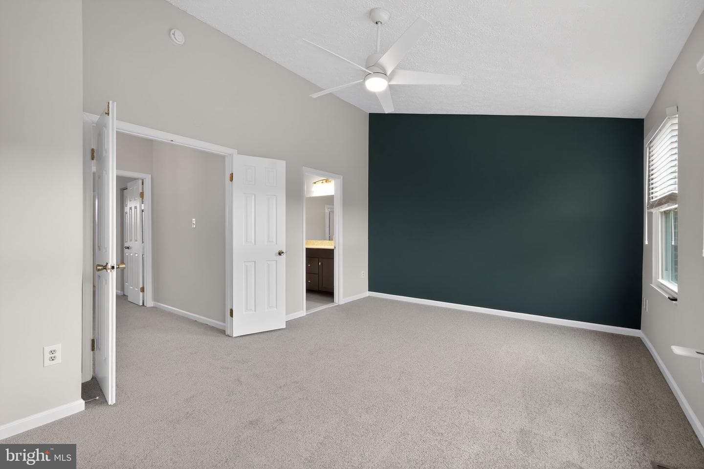 808 Suffield Drive photo 12