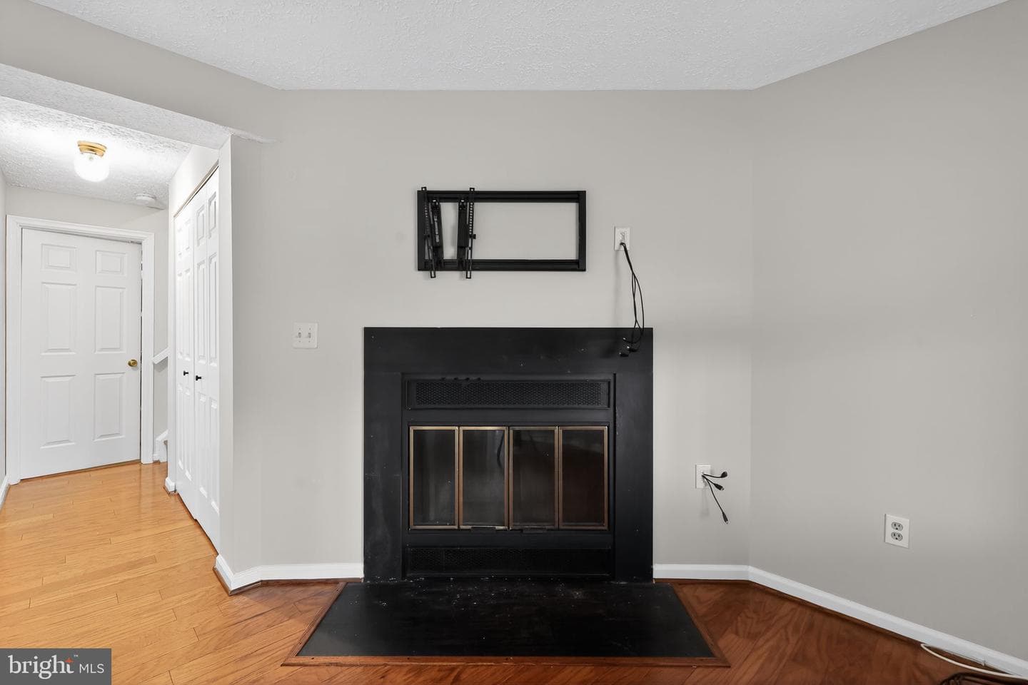 808 Suffield Drive photo 21
