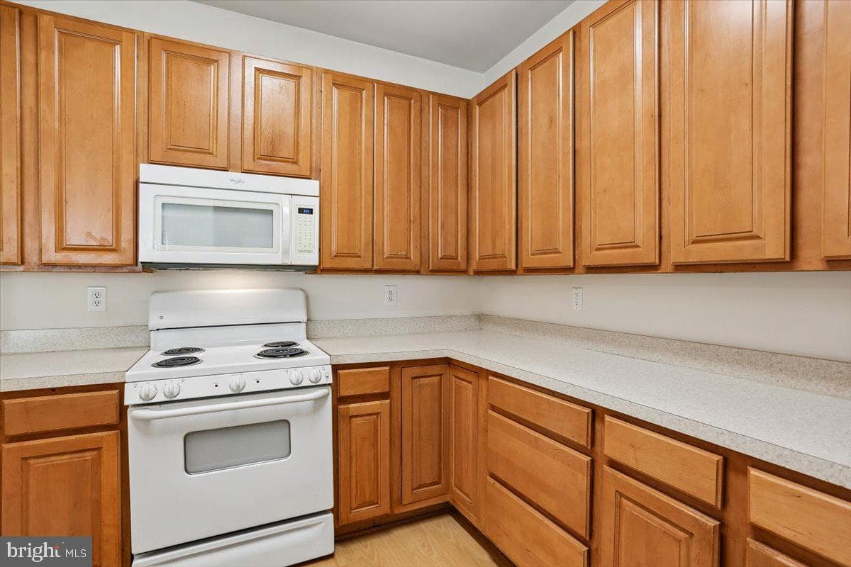 14241 Kings Crossing Boulevard #210 photo 5