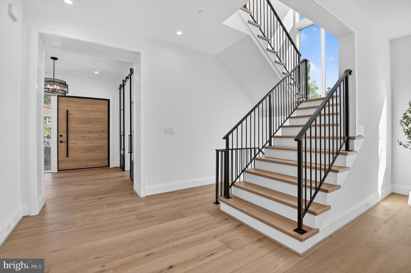 5011 Newport Avenue photo 25
