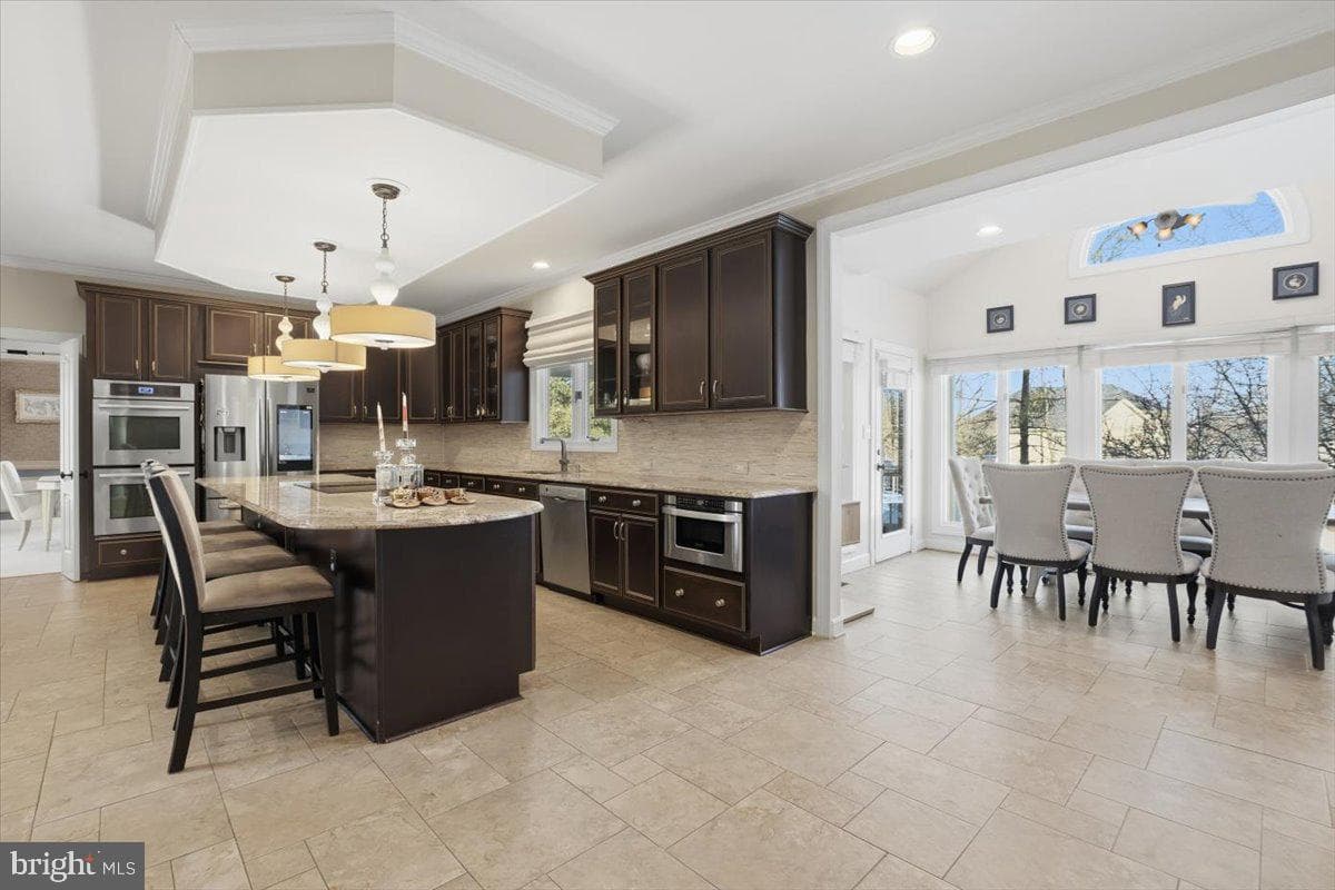 11221 Welland Street photo 14