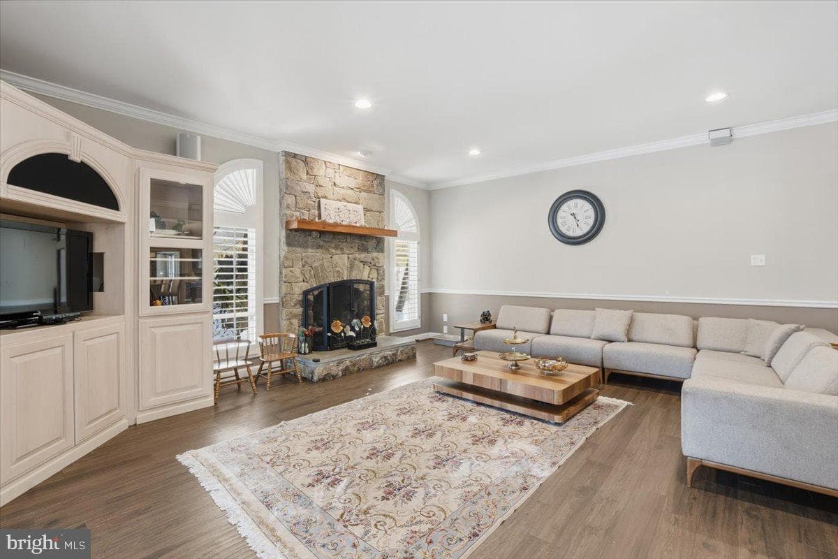 11221 Welland Street photo 21