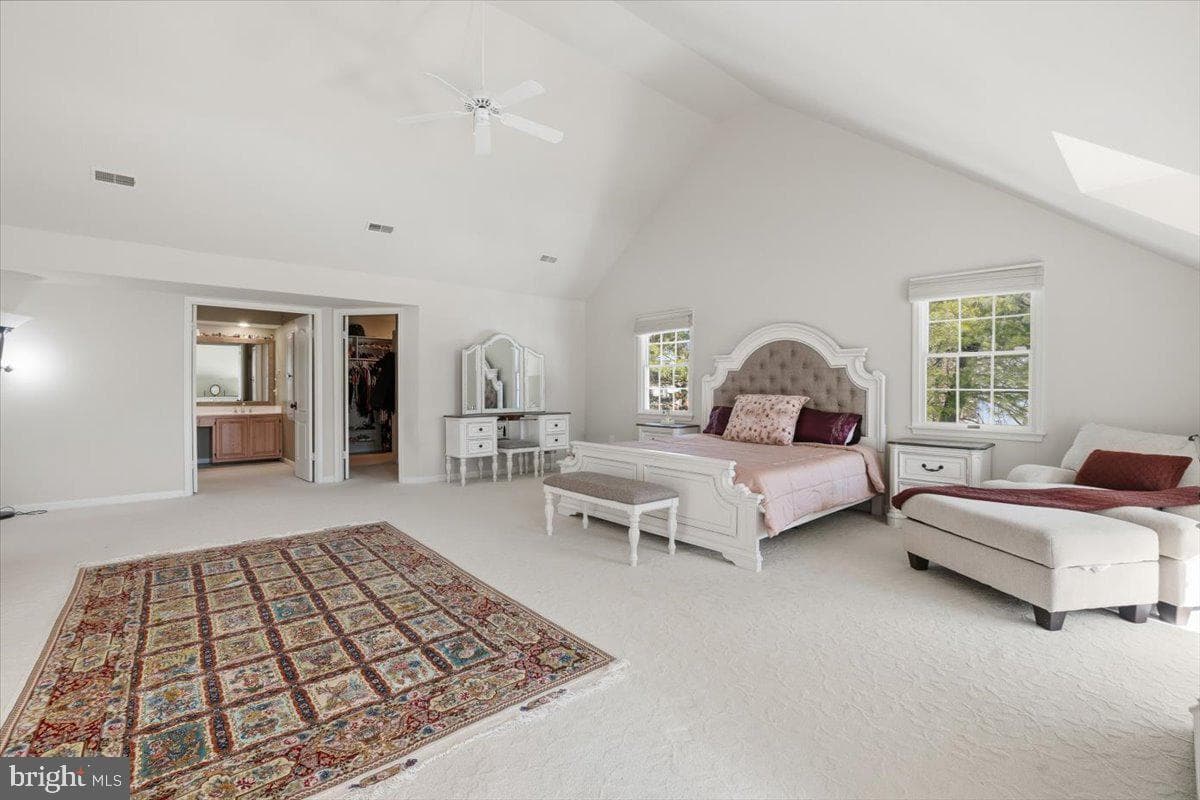 11221 Welland Street photo 32
