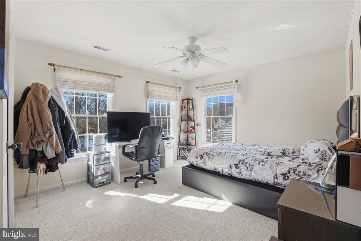 11221 Welland Street photo 37
