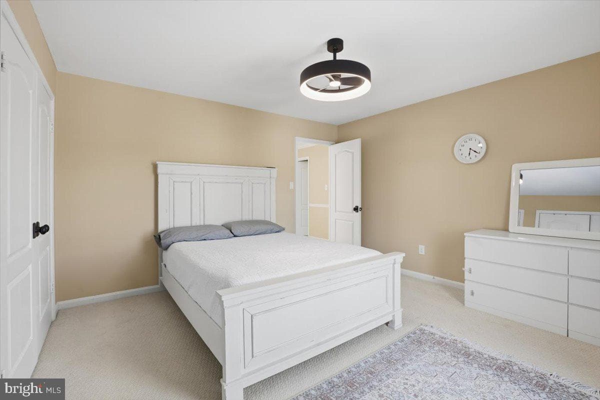 11221 Welland Street photo 47
