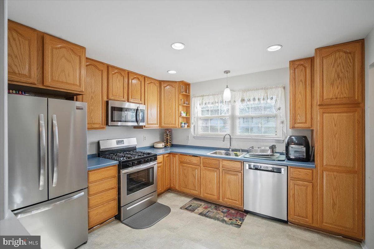 8217 Mountain Laurel Lane photo 4