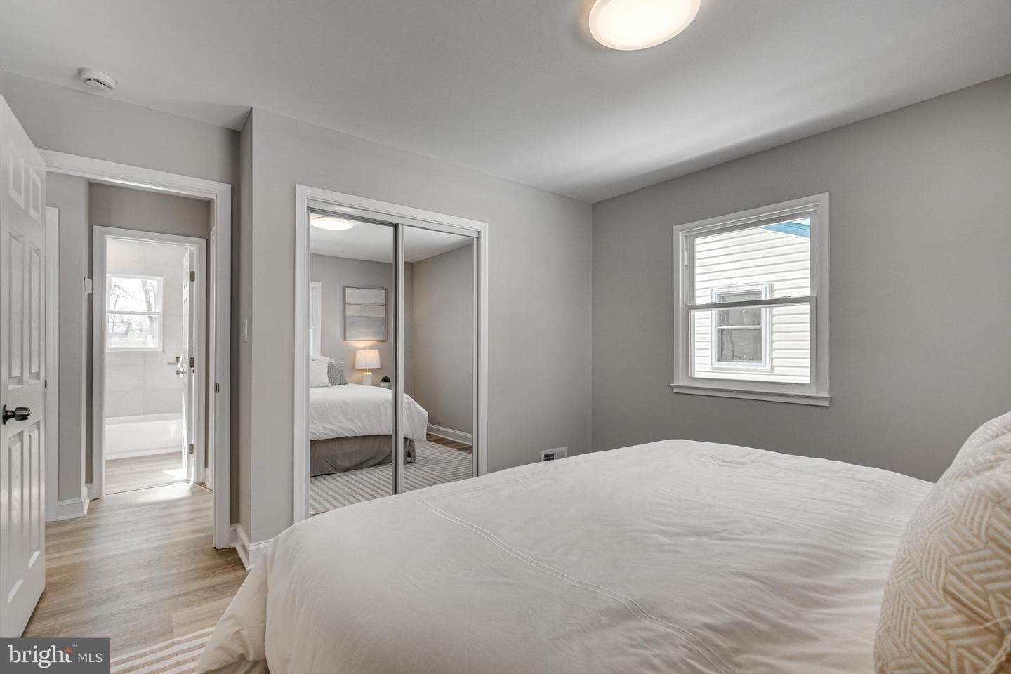 327 Howard Avenue photo 13