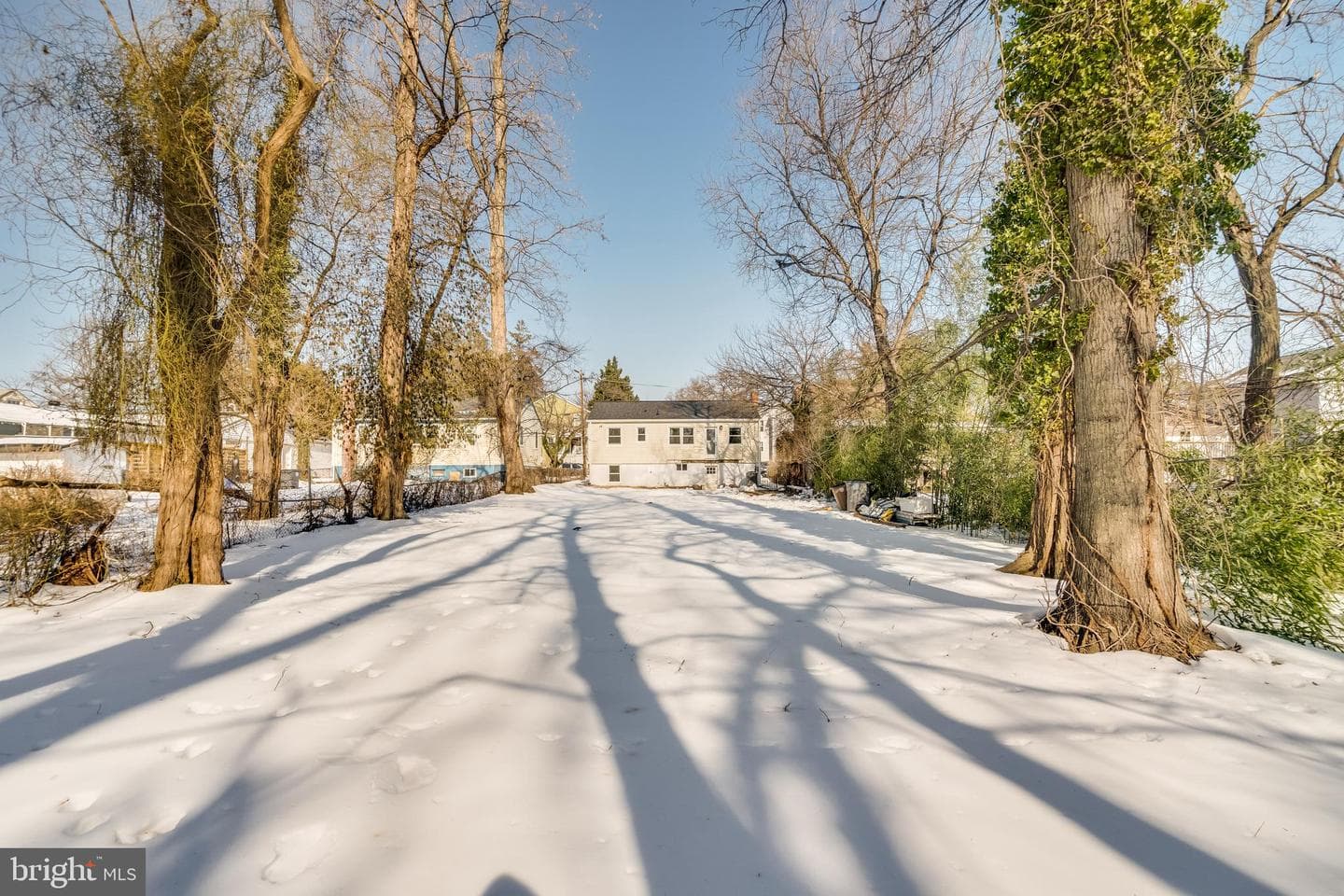 327 Howard Avenue photo 26