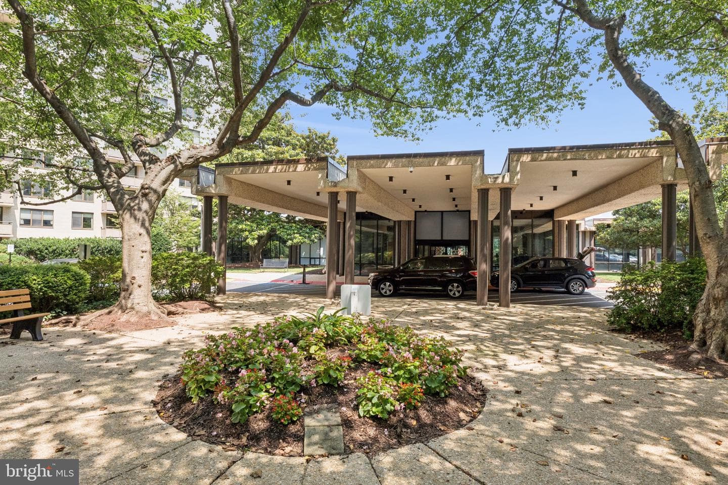 5225 Pooks Hill #710n photo 5