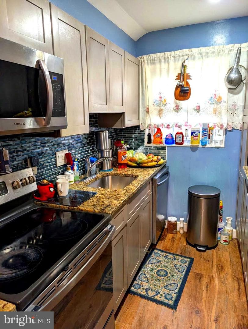 12816 Valleywood Drive photo 7
