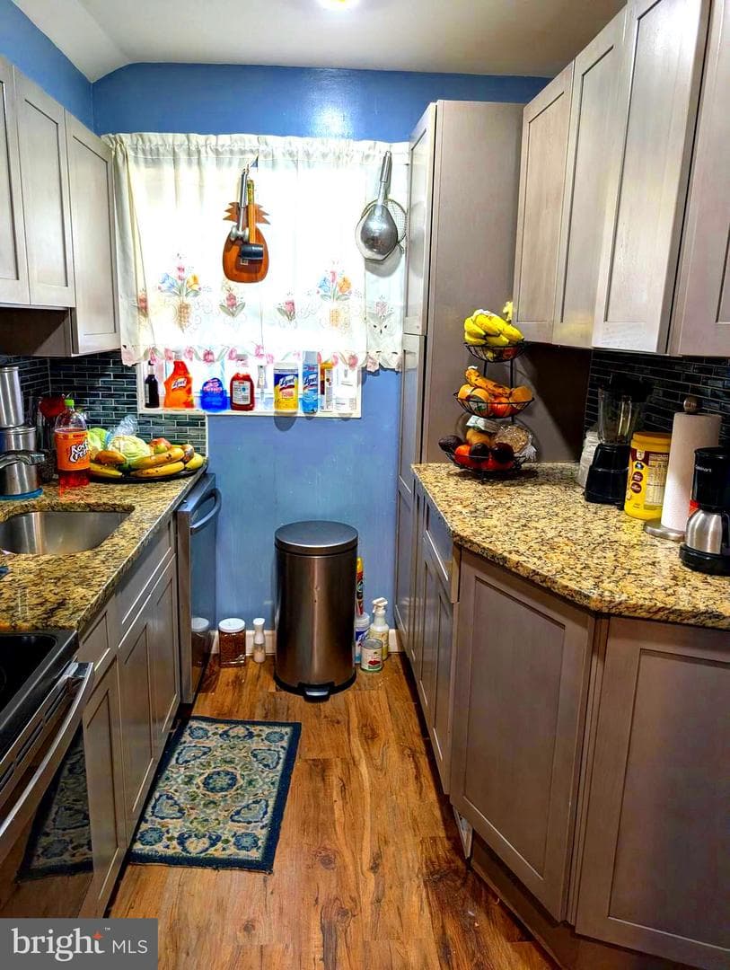 12816 Valleywood Drive photo 8