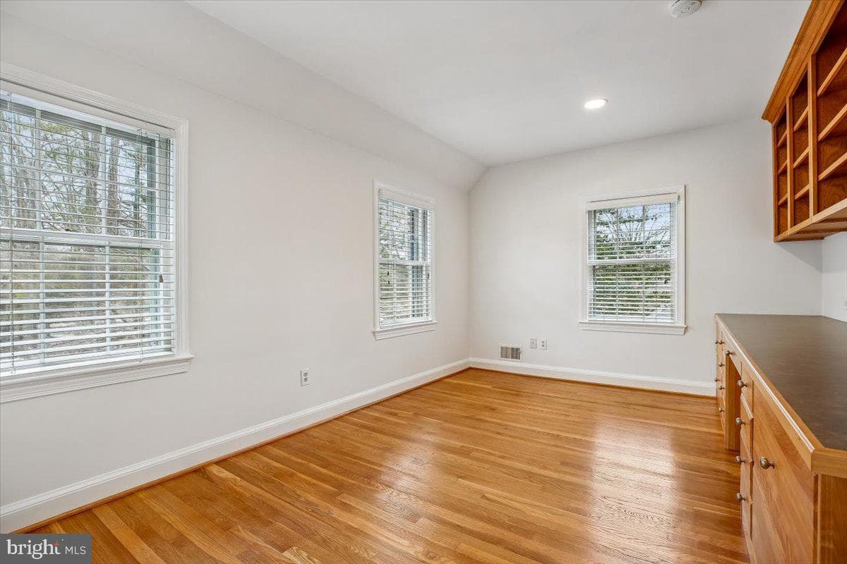7117 Darby Road photo 40