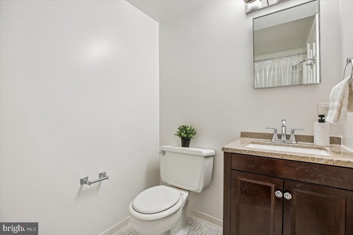 7117 Darby Road photo 48