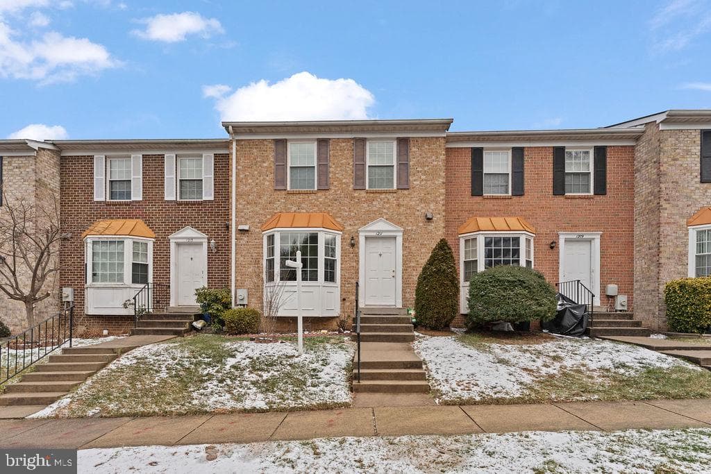 1211 Knoll Mist Lane photo 2